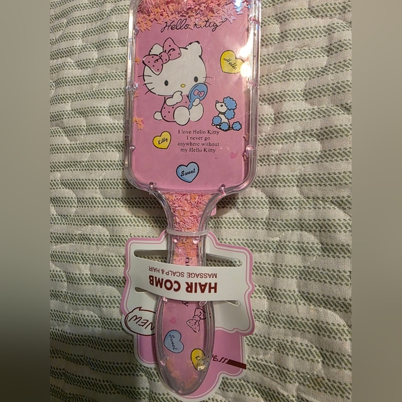 NEW! Hello Kitty Pink Hair Brush - Picture 1 of 2